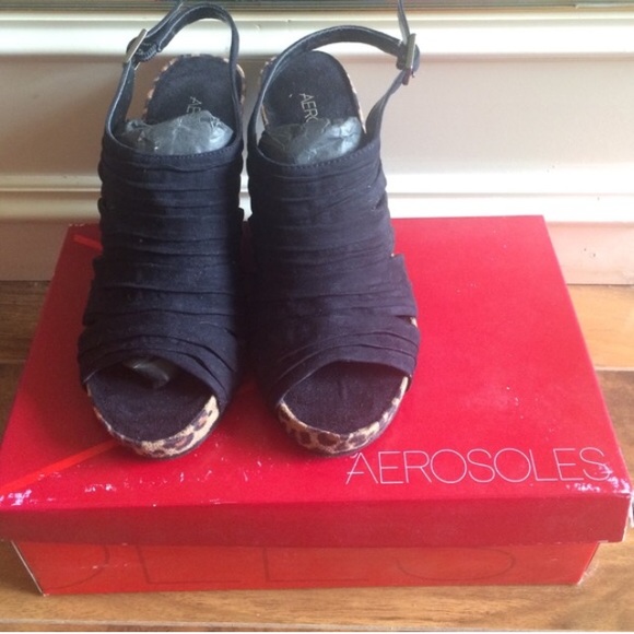 AEROSOLES Leopard Wedges