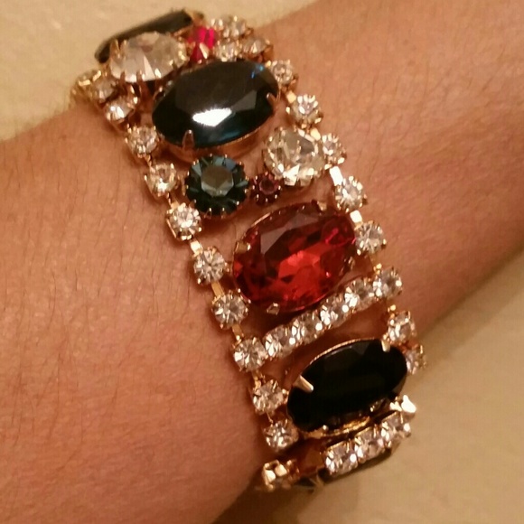 COSMETIC JEWERLY SET - Picture 3 of 3