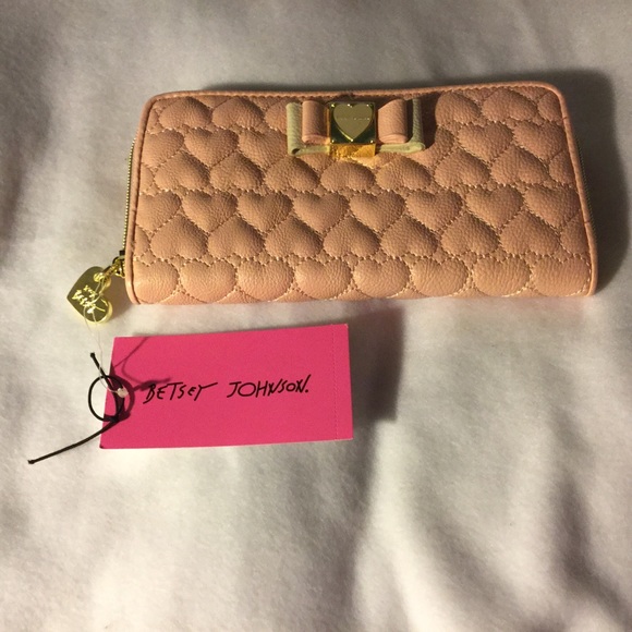 Betsey Johnson Wallet New Pink Puffy Heart Rare
