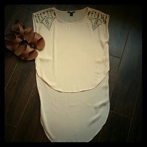 Reposh - hi-low top cream color