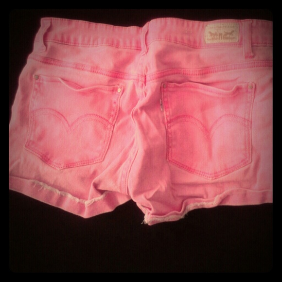 Hot pink Levi's short/shorts - Picture 1 of 4