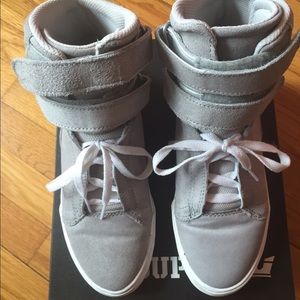 Supra Women's sneakers in size 9