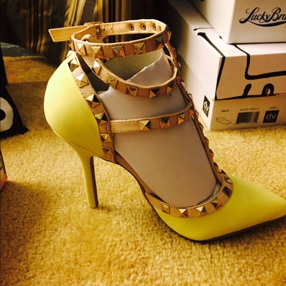 neon yellow gold studded strappy pump