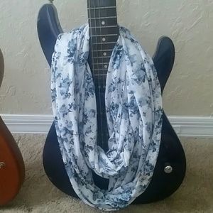 Infinity scarf
