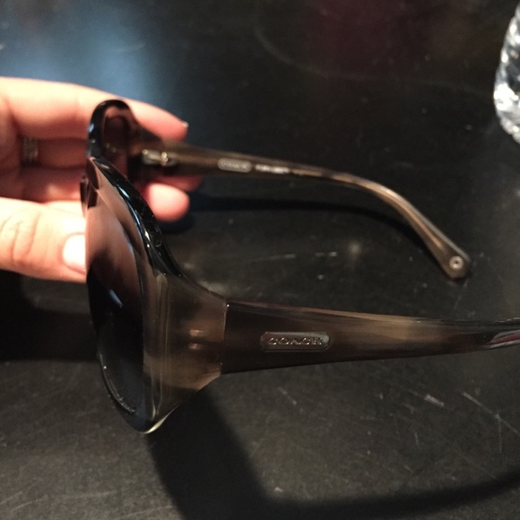 Real COACH sunglasses - Picture 2 of 4