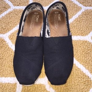 Women's black TOMS. Size 7.5