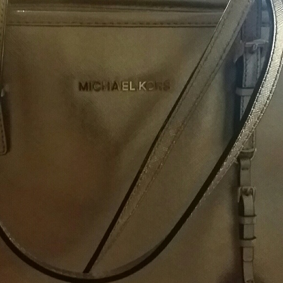 Michael kors purse - Picture 2 of 4