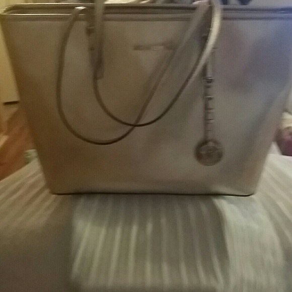Michael kors purse - Picture 3 of 4