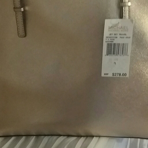 Michael kors purse - Picture 4 of 4