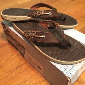 Sperry Cheetah Print 🐆Sandals 👡