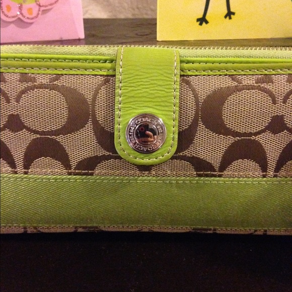 Coach wallet - Picture 1 of 2