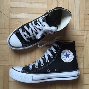 ❗️1 DAY SALE❗️Black Hi Top Converse Sneakers
