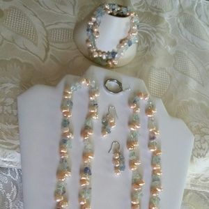 NWOT Cultured Freshwater Pearls and Seaglass Set