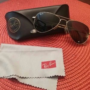 AUTHENTIC Ray Ban Aviators (SMALL) 😎