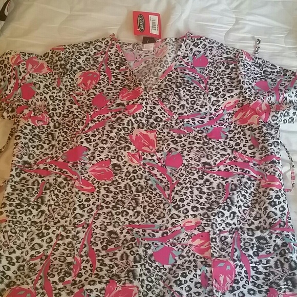 Scrub top
