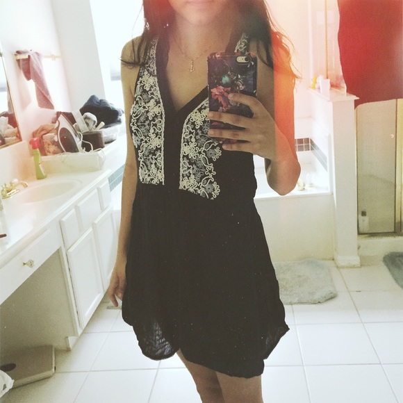 Urban Outfitters Dresses & Skirts - Ecoté Embroidered Dress/Tunic from UO