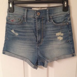 Hollister High-Waisted Medium wash Shorts