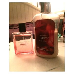 Irresistible Apple perfume and lotion set🍎