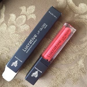 Younique lipgloss LOVESTRUCK