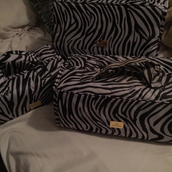 JM NEW YORK MAKEUP BAGS