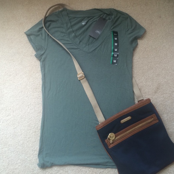 🚫SOLD🚫Mossimo Olive green tshirt