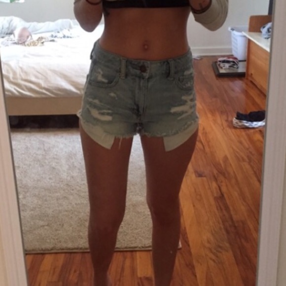 American eagle distressed high waisted shorts