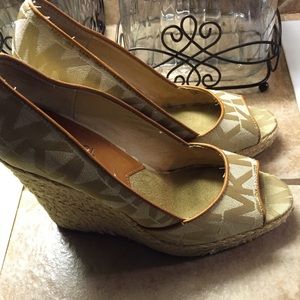 Authentic MK Shoes Hard to find.