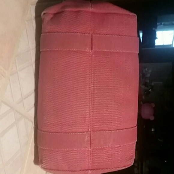 Handbags - Picture 2 of 4