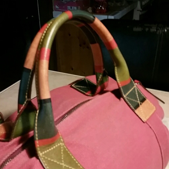 Handbags - Picture 4 of 4