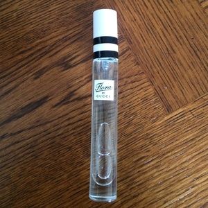 Gucci Flora perfume