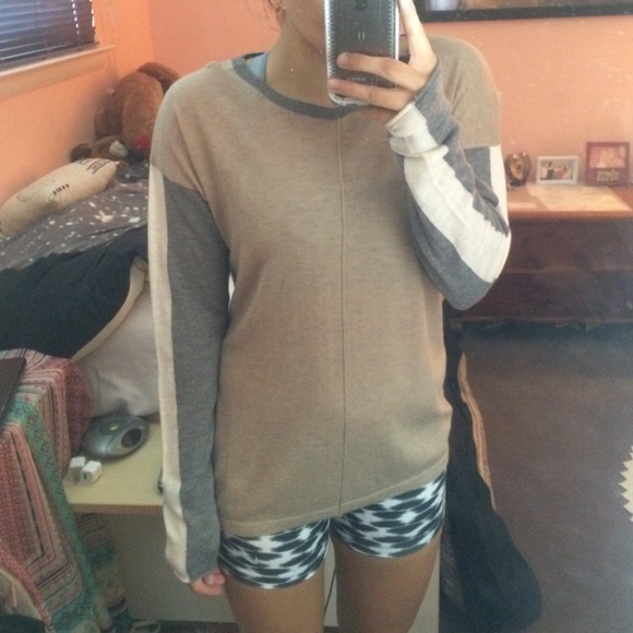 🌟PRICE REDUCTION🌟 C&C California Sweater
