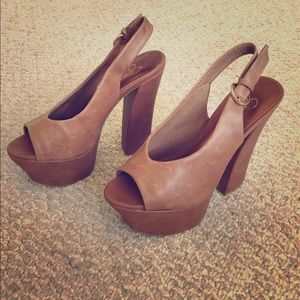 🌷Jessica Simpson Platfrom Heel 🌷