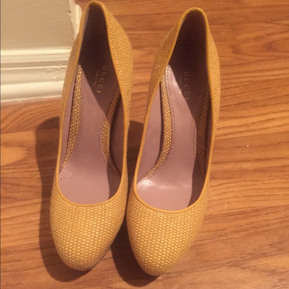 Gucci Woven Raffia Platform Bumblebee Yellow Pumps