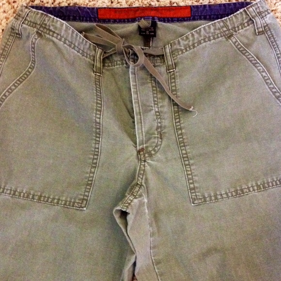 Abercrombie & Fitch green chino pants