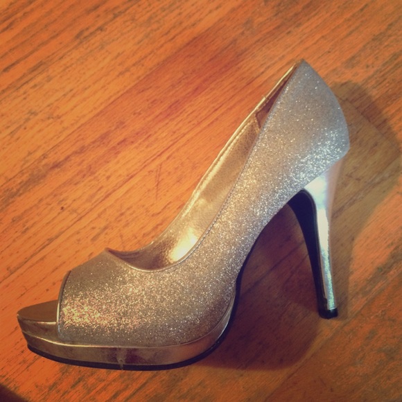 Silver sparkle peep toe heels