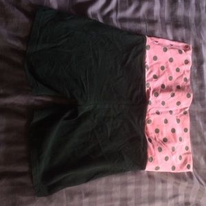 Pink yoga shorts (M)