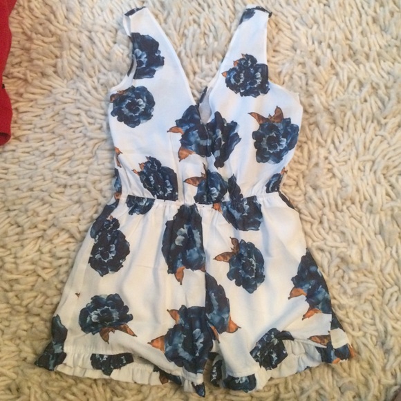 Floral romper jumpsuit - Picture 3 of 3