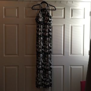ND New Directions black & white maxi dress