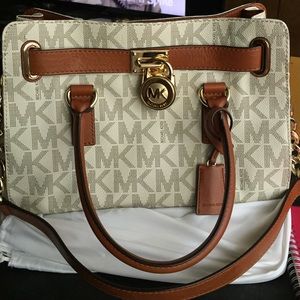 Hamilton Medium Logo Vanilla Satchel