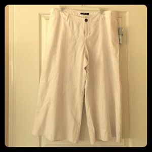 💥Super Cute white linen crop pants!!💥