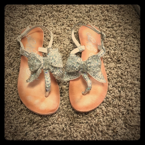 Naughty Monkey bow sandals