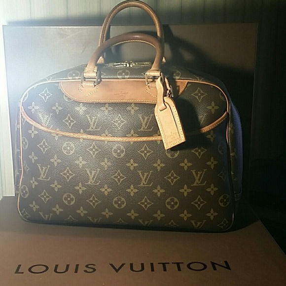Louis Vuitton Deauville Monogram Canvas