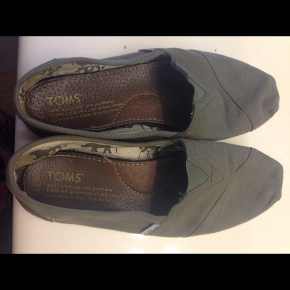 Toms