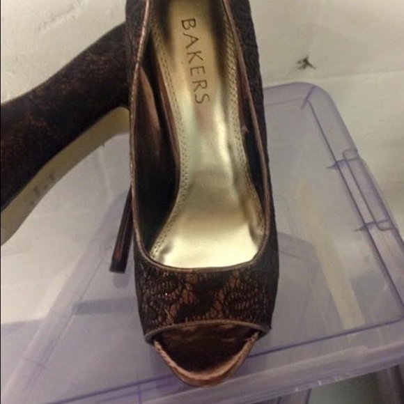 Baker brown & gold with lace heels a size 5.5