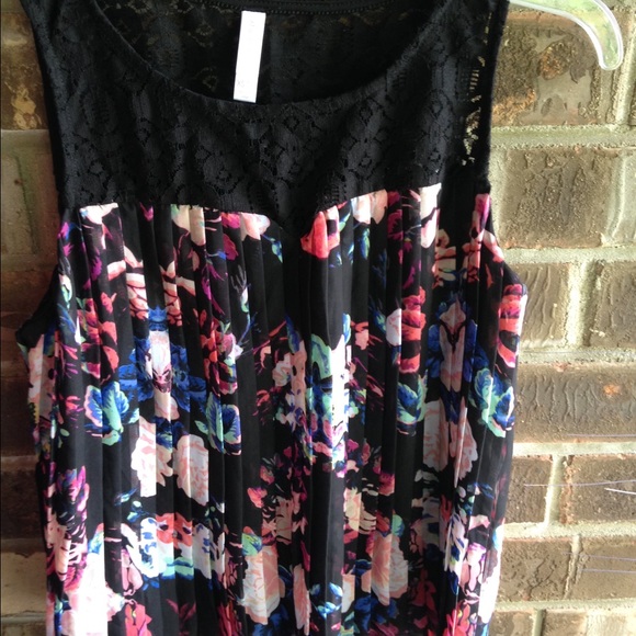 floral with lace sweetheart neck line.