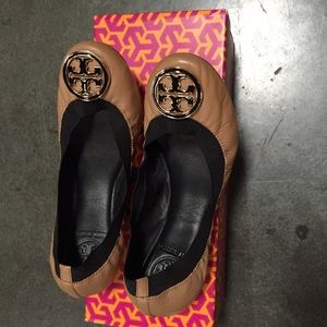 Tory Burch NWT size 6 flats
