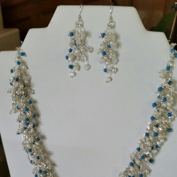 NWOT Sm Pearls & turquoise necklace & Earrings Set