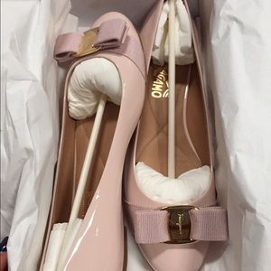 Salvatore Ferragamo macaroon NWT size 7 flats