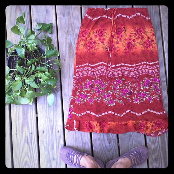 Forever 21: Red Floral Gypsy Skirt