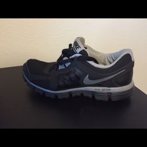 Black Nike Shoes EUC size 9